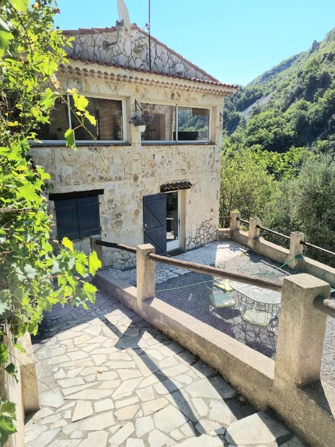 Appartement 3 Pieces Dans Maison Individuelle Entre Mer Et Montagnes Bouyon Exterior photo